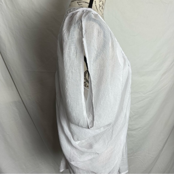 AZUCAR  White Flowy Blouse with Mesh Detail Size L -  NWT - Picture 4 of 11